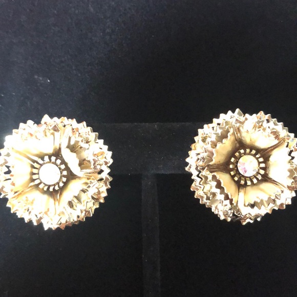 Gold tone Women’s Fashion Earrings - Picture 2 of 4